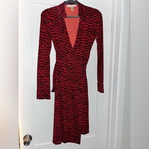 Diane von Furstenberg Vintage… 100% Silk… Gorgeous!